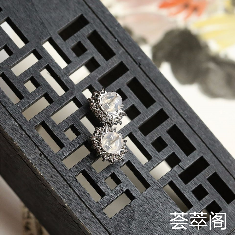 冰种翠色翡翠耳钉 镶白金钻石