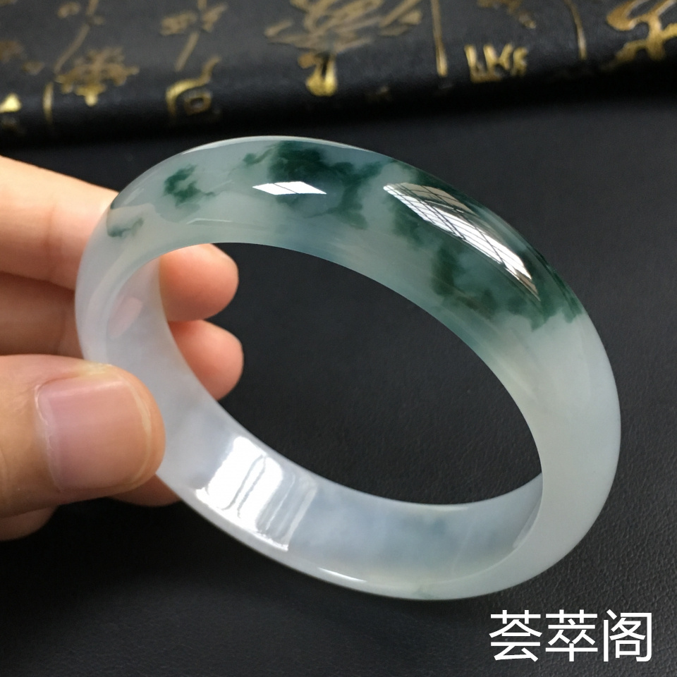 冰种飘花翡翠手镯 