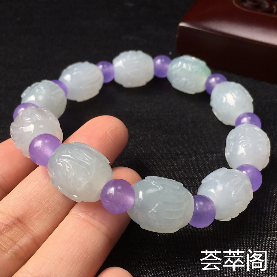 糯冰种六字真言手翡翠串珠