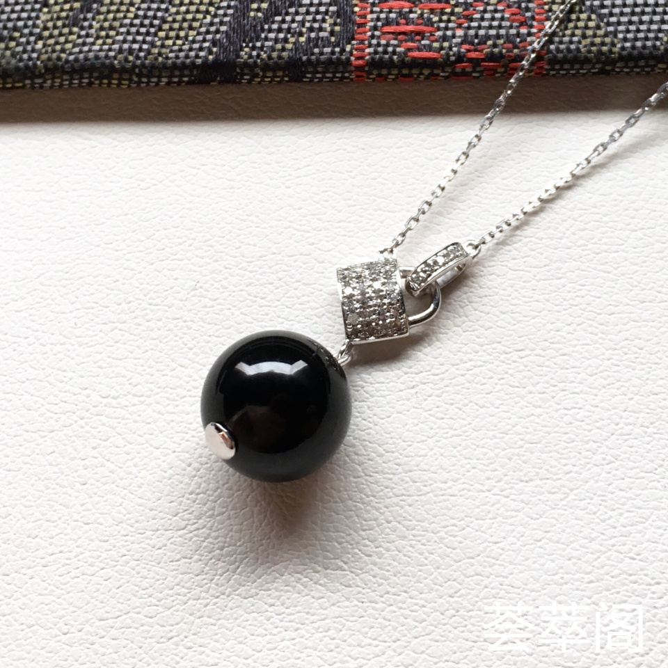 糯冰种墨翠圆珠锁骨链 镶白金钻石