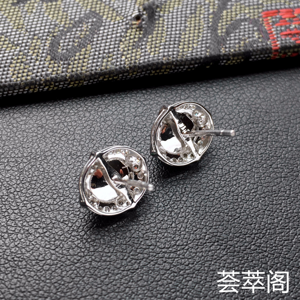 冰种阳绿翡翠耳钉一对 镶白金钻石第7张
