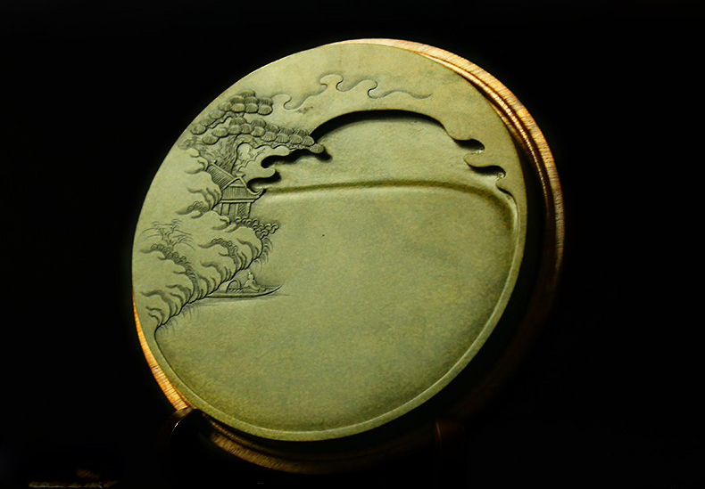 天然原石歙砚黄鱼子《博艺山水》砚台 直径13cm高1.8cm