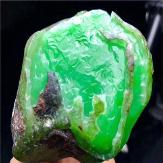 翡翠原石脱沙是什么意思
