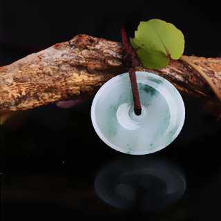 翡翠挂件应该如何保养