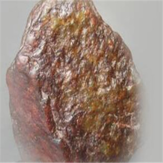 岫玉原石假皮怎么鉴别
