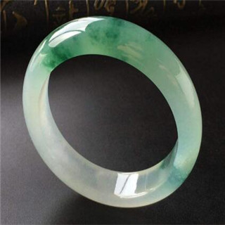 翡翠手镯发干怎么办