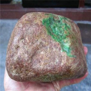 翡翠原石作假的方法有哪些