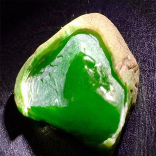 翡翠各场口原石特征是什么