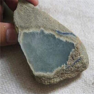 翡翠原石是怎么生成的