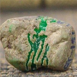 怎样打磨翡翠原石