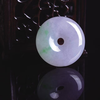 打灯怎么看翡翠几分水