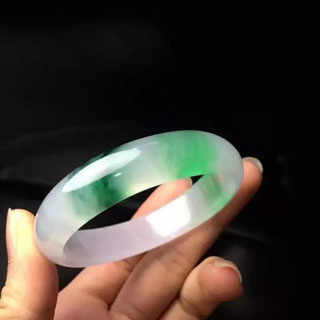 买了翡翠手镯想退可以吗