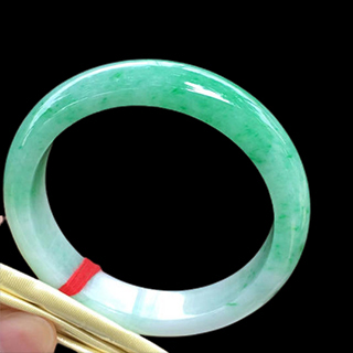 鉴定一个翡翠镯子要多少鉴定费