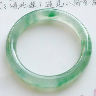 a类翡翠镯子怎么鉴别