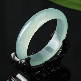 翡翠玉镯A货的价格多少