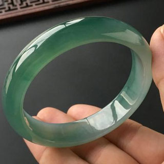 冰晴翡翠手镯价格多少