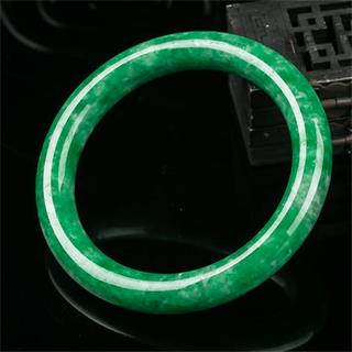 冰种帝王绿翡翠手镯a货价格多少