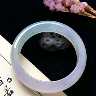 春彩冰种翡翠手镯寓意是什么