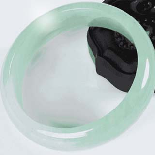 怎么鉴定翡翠手镯真假