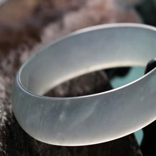 种水翡翠和冰种翡翠哪种好