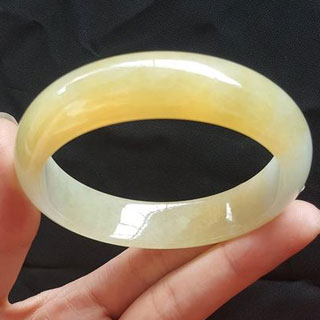 冰种a货翡翠玉镯价格多少钱