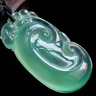 翡翠起荧起胶是冰种吗