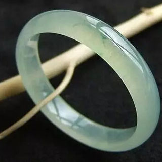 翡翠镯子是冰种好还是糯种好