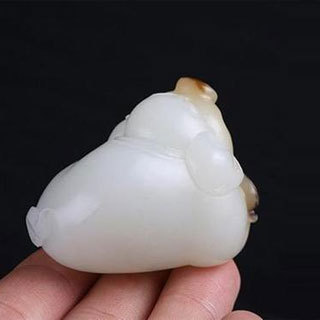 俄料和田玉的特点