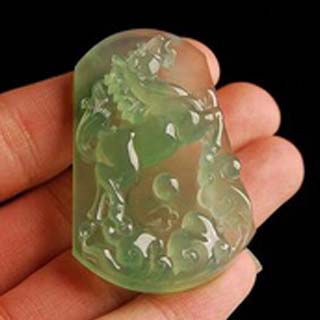 龙石种翡翠价格贵吗