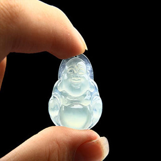 翡翠高冰吊坠能值多少钱