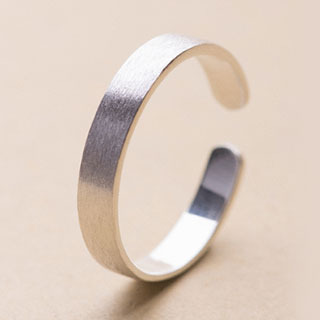 戒指发黄怎么办