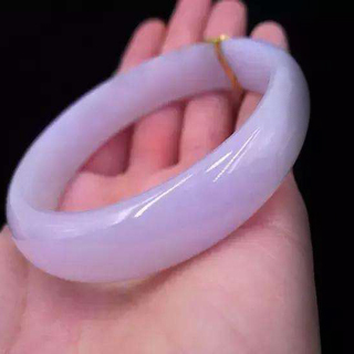 粉色玉手镯价格