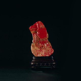 鸡血石头是什么样子