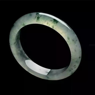 翡翠原石白雾打灯表现