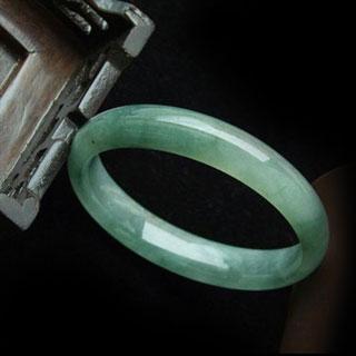 翡翠如何鉴定有没有加色