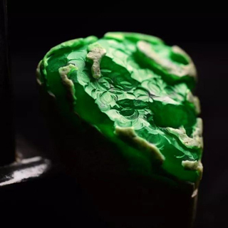 翡翠原石皮壳苍蝇翅大表示肉粗吗