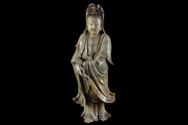 寿山石观音摆件3.jpg?x-oss-process=image/auto-orient,1/quality,q_90/watermark,image_dXBsb2Fkcy93YXRlcl9tYXJrL2ppdXl1LnBuZz94LW9zcy1wcm9jZXNzPWltYWdlL3Jlc2l6ZSxQXzM1L2JyaWdodCw4NA,x_12,y_18