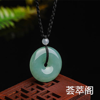 佩戴和田玉好还是翡翠好