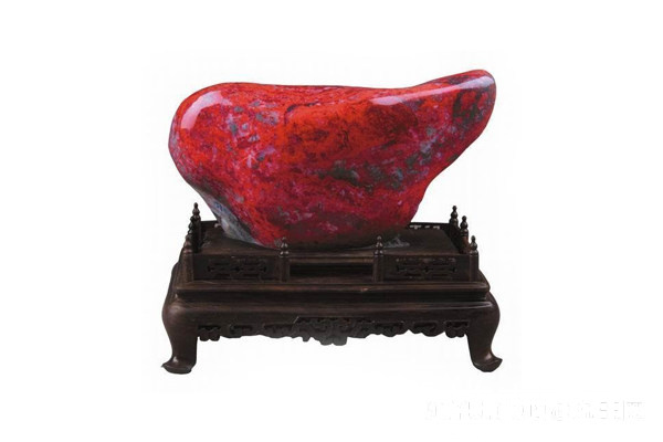 鸡血石摆件.jpg?x-oss-process=image/auto-orient,1/quality,q_90/watermark,image_dXBsb2Fkcy93YXRlcl9tYXJrL2ppdXl1LnBuZz94LW9zcy1wcm9jZXNzPWltYWdlL3Jlc2l6ZSxQXzM1L2JyaWdodCw4NA,x_12,y_18