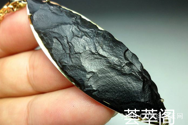 黑玛瑙.jpg?x-oss-process=image/auto-orient,1/quality,q_90/watermark,image_dXBsb2Fkcy93YXRlcl9tYXJrL2ppdXl1LnBuZz94LW9zcy1wcm9jZXNzPWltYWdlL3Jlc2l6ZSxQXzM1L2JyaWdodCw4NA,x_12,y_18