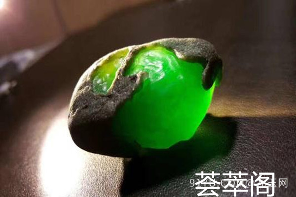 看翡翠毛料怎么看种水好