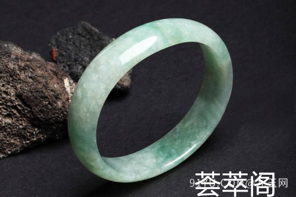 贵妃镯.jpg?x-oss-process=image/auto-orient,1/quality,q_90/watermark,image_dXBsb2Fkcy93YXRlcl9tYXJrL2ppdXl1LnBuZz94LW9zcy1wcm9jZXNzPWltYWdlL3Jlc2l6ZSxQXzM1L2JyaWdodCw4NA,x_12,y_18