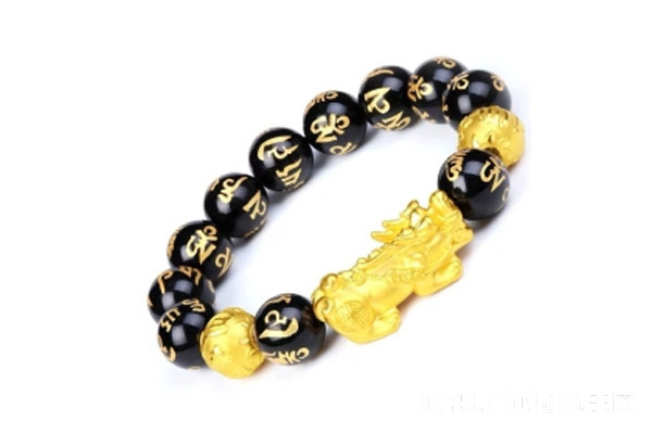 黑曜石配金貔貅.jpg?x-oss-process=image/auto-orient,1/quality,q_90/watermark,image_dXBsb2Fkcy93YXRlcl9tYXJrL2ppdXl1LnBuZz94LW9zcy1wcm9jZXNzPWltYWdlL3Jlc2l6ZSxQXzM1L2JyaWdodCw4NA,x_12,y_18