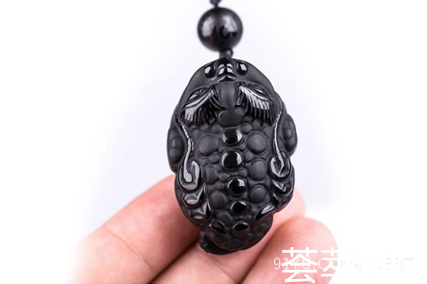 黑曜石金蟾3.jpg?x-oss-process=image/auto-orient,1/quality,q_90/watermark,image_dXBsb2Fkcy93YXRlcl9tYXJrL2ppdXl1LnBuZz94LW9zcy1wcm9jZXNzPWltYWdlL3Jlc2l6ZSxQXzM1L2JyaWdodCw4NA,x_12,y_18