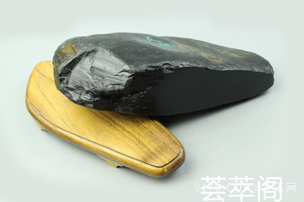 歙砚原石.jpg?x-oss-process=image/auto-orient,1/quality,q_90/watermark,image_dXBsb2Fkcy93YXRlcl9tYXJrL2ppdXl1LnBuZz94LW9zcy1wcm9jZXNzPWltYWdlL3Jlc2l6ZSxQXzM1L2JyaWdodCw4NA,x_12,y_18