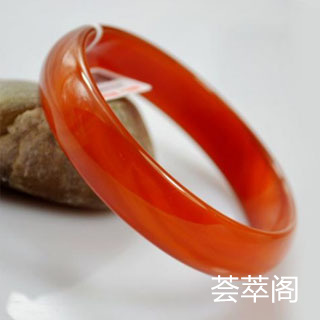 翡翠手镯是红翡贵还是黄翡贵