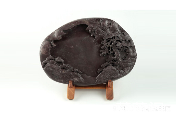 端砚麻子坑.jpg?x-oss-process=image/auto-orient,1/quality,q_90/watermark,image_dXBsb2Fkcy93YXRlcl9tYXJrL2ppdXl1LnBuZz94LW9zcy1wcm9jZXNzPWltYWdlL3Jlc2l6ZSxQXzM1L2JyaWdodCw4NA,x_12,y_18