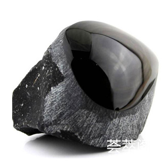 玻璃种黑曜石是玻璃的吗