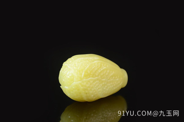 寿山石月尾绿白菜.jpg?x-oss-process=image/auto-orient,1/quality,q_90/watermark,image_dXBsb2Fkcy93YXRlcl9tYXJrL2ppdXl1LnBuZz94LW9zcy1wcm9jZXNzPWltYWdlL3Jlc2l6ZSxQXzM1L2JyaWdodCw4NA,x_12,y_18