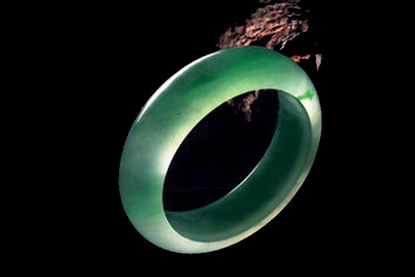 贵妃镯.jpg?x-oss-process=image/auto-orient,1/quality,q_90/watermark,image_dXBsb2Fkcy93YXRlcl9tYXJrL2ppdXl1LnBuZz94LW9zcy1wcm9jZXNzPWltYWdlL3Jlc2l6ZSxQXzM1L2JyaWdodCw4NA,x_12,y_18